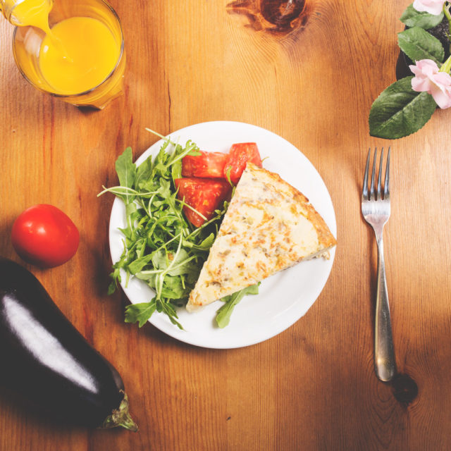 Truita de patata, ceba, tonyina i orenga