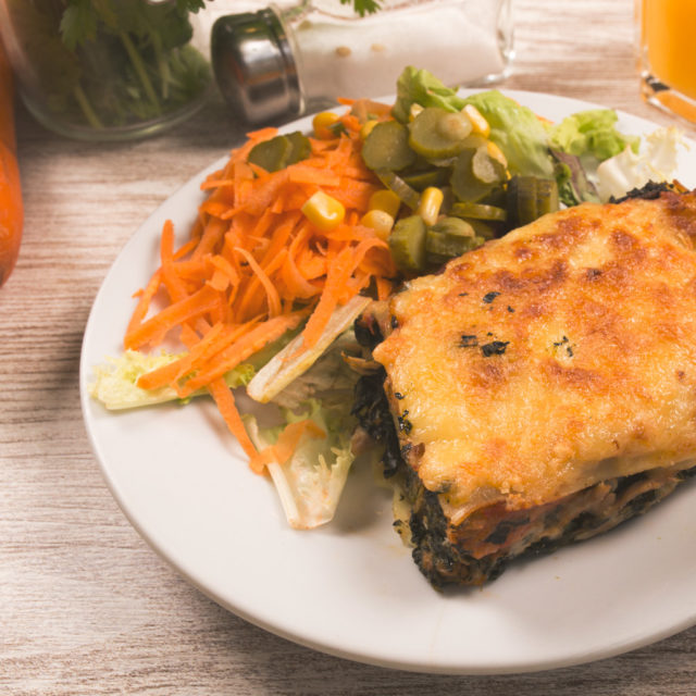 Lasanya de tonyina i espinacs