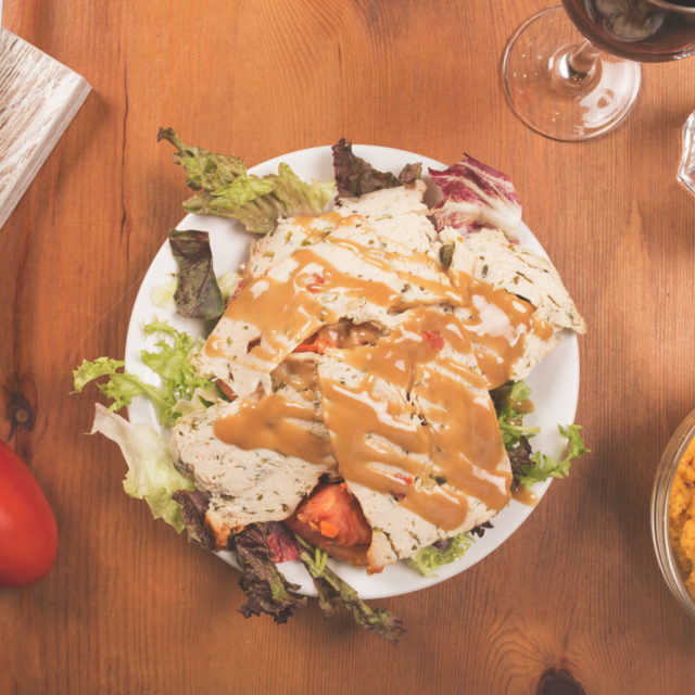 Pastís de pollastre amb salsa de mostassa i mel